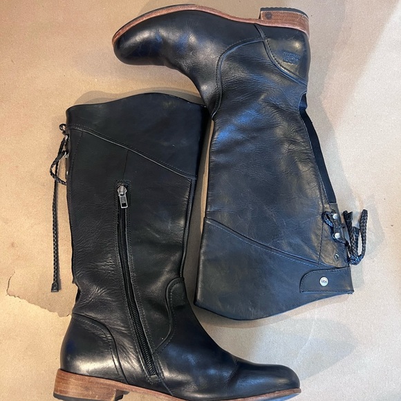 UGG Australia Women’s Black Leather Riding Boots Zip & Ties Shearling Sole US 7 - Picture 4 of 13